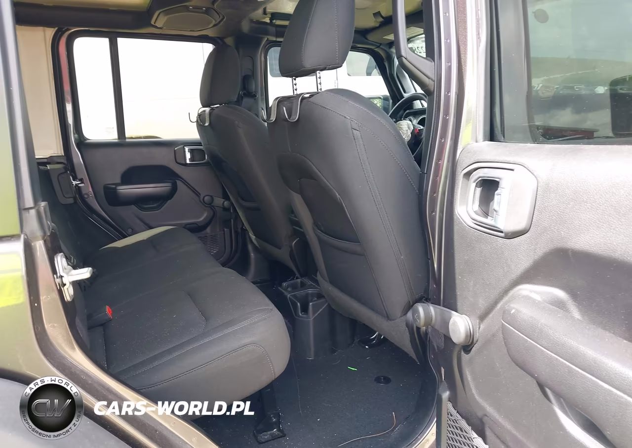 2021 Jeep Wrangler Unlimited Sport 4X4 VIN:1C4HJXDG2MW789223 - 8