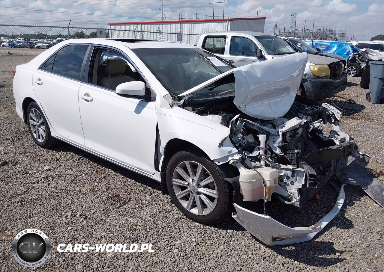2014 Toyota Camry Xle – zdjęcie 1 z 16