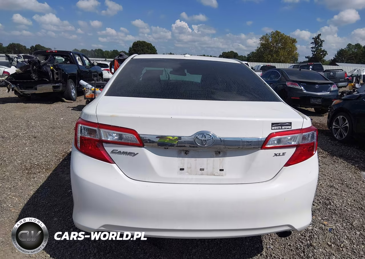 2014 Toyota Camry Xle VIN:4T4BF1FK4ER385571 - 16