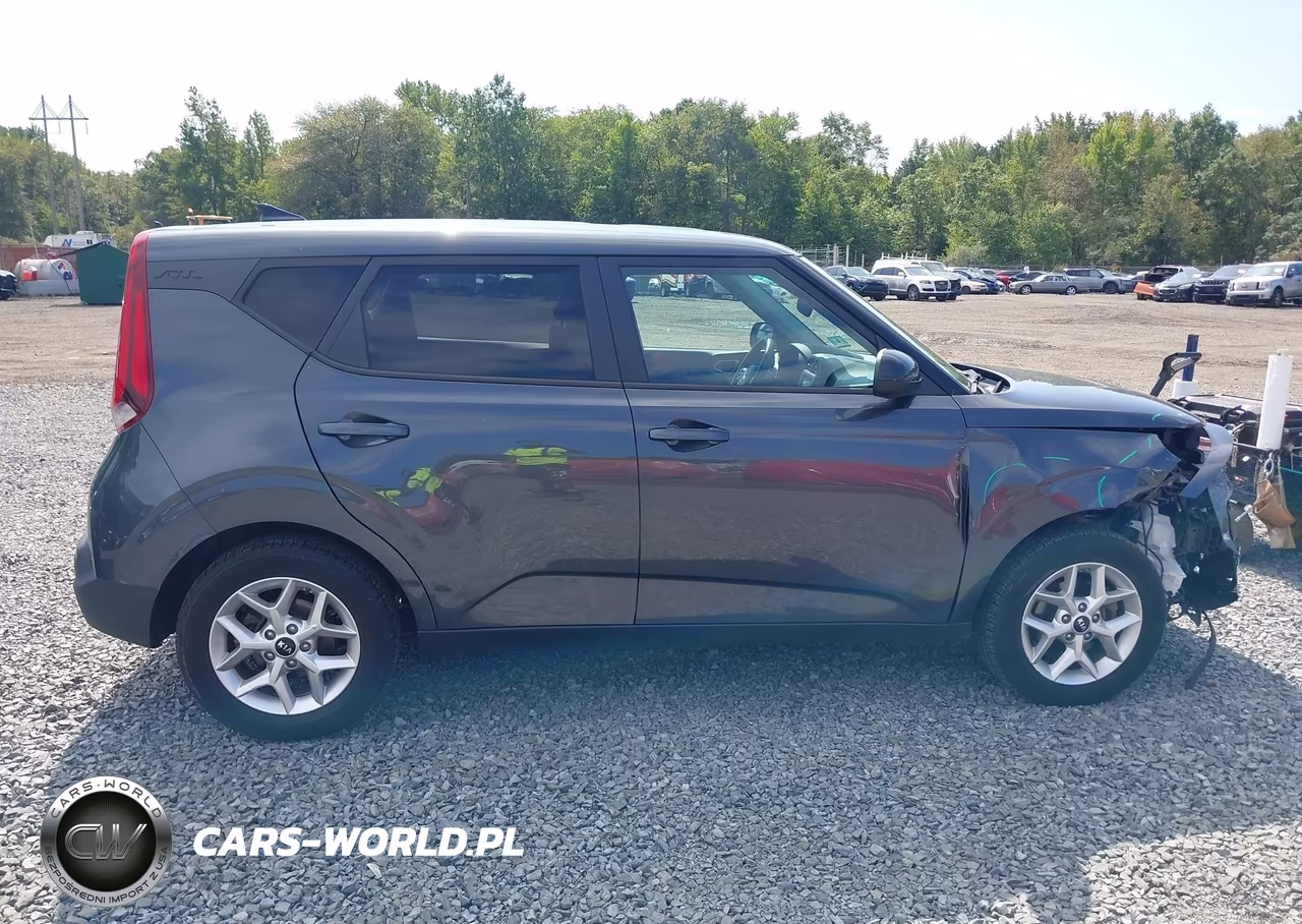 2020 Kia Soul S VIN:KNDJ23AU9L7718546 - 13