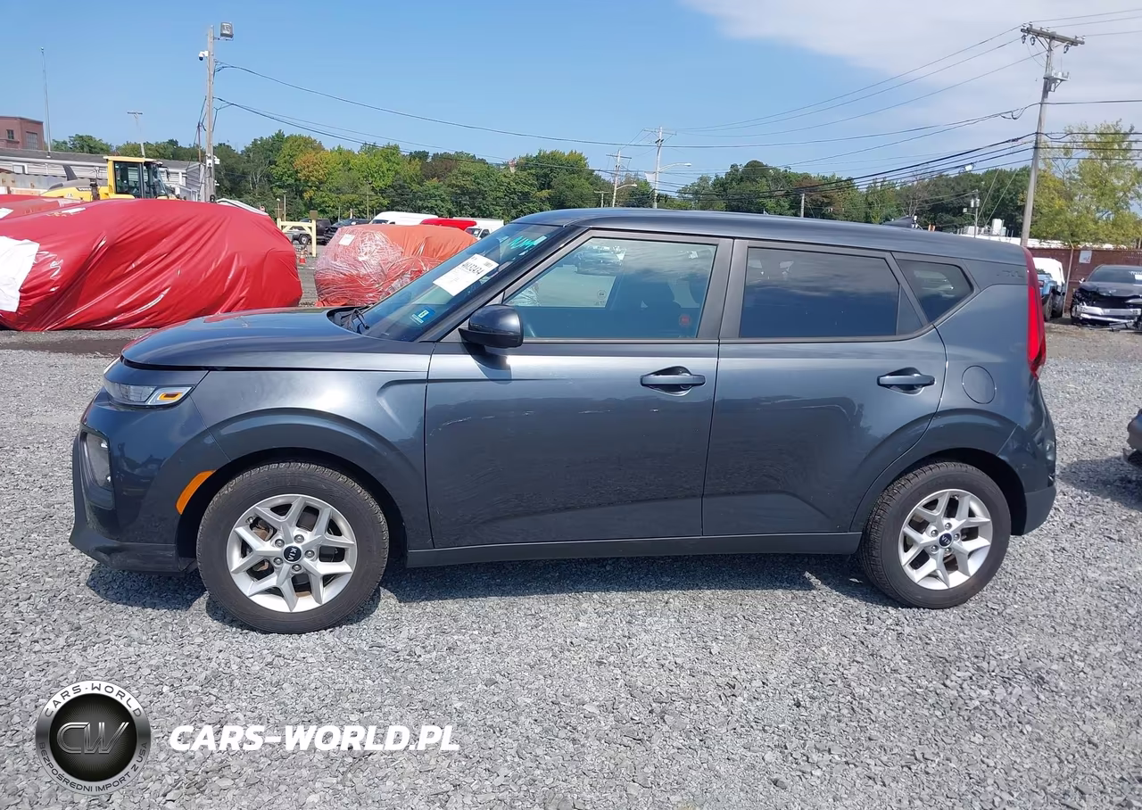 2020 Kia Soul S VIN:KNDJ23AU9L7718546 - 14