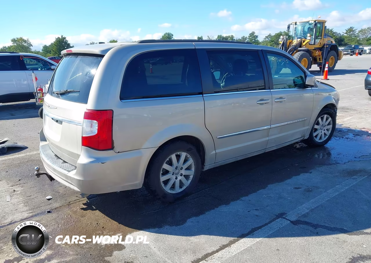 2015 Chrysler Town & Country Touring VIN:2C4RC1BG5FR534236 - 4