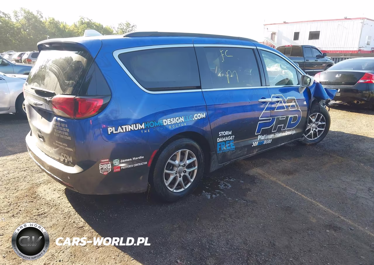 2020 Chrysler Pacifica Touring VIN:2C4RC1FG7LR159164 - 4