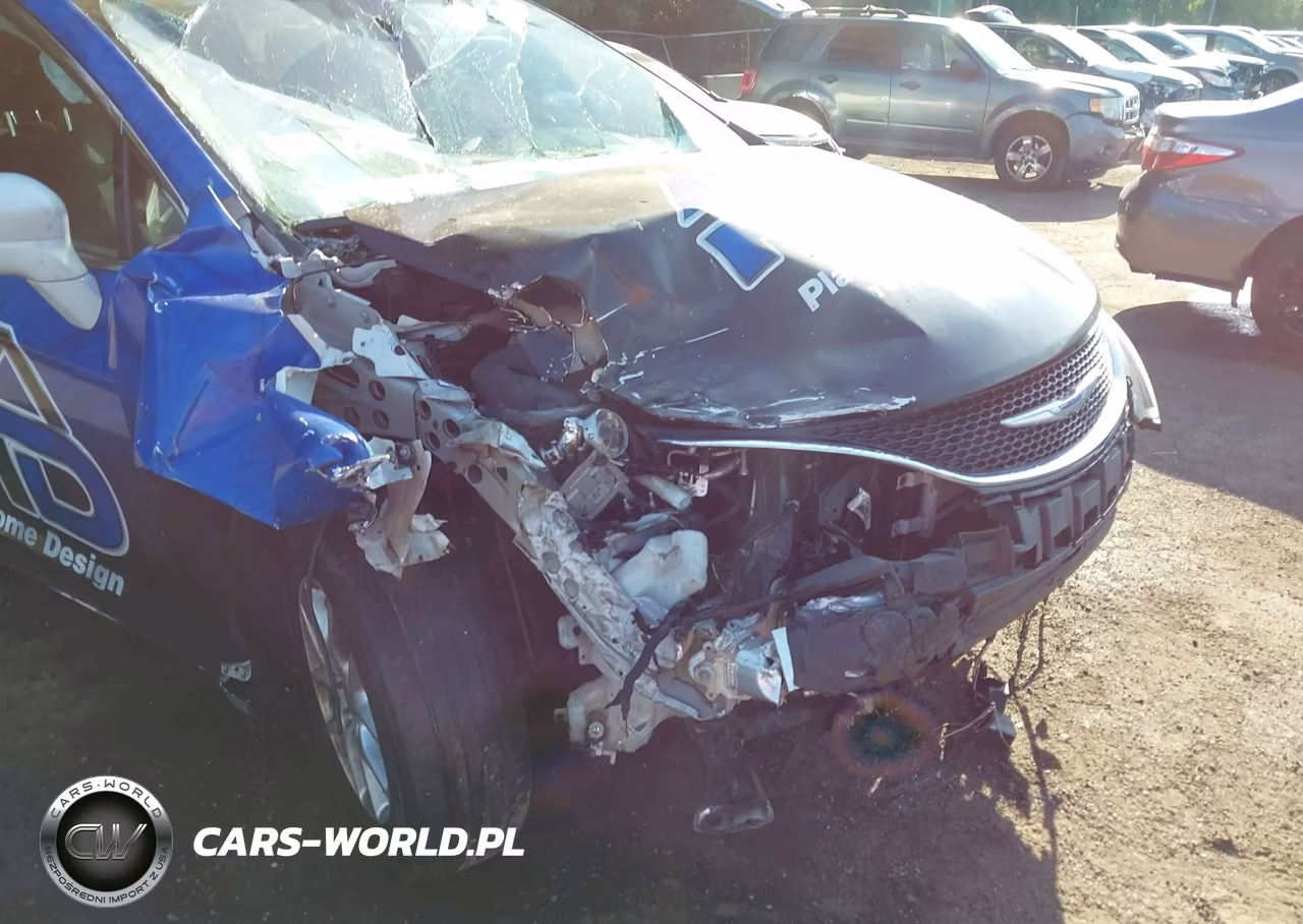 2020 Chrysler Pacifica Touring VIN:2C4RC1FG7LR159164 - 6