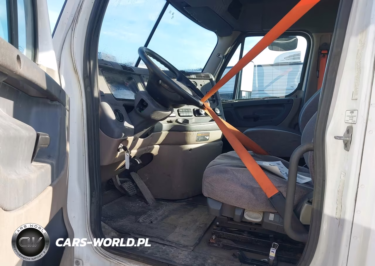 2015 Freightliner Cascadia 113 VIN:1FUJGBDV7FLBW4382 - 6