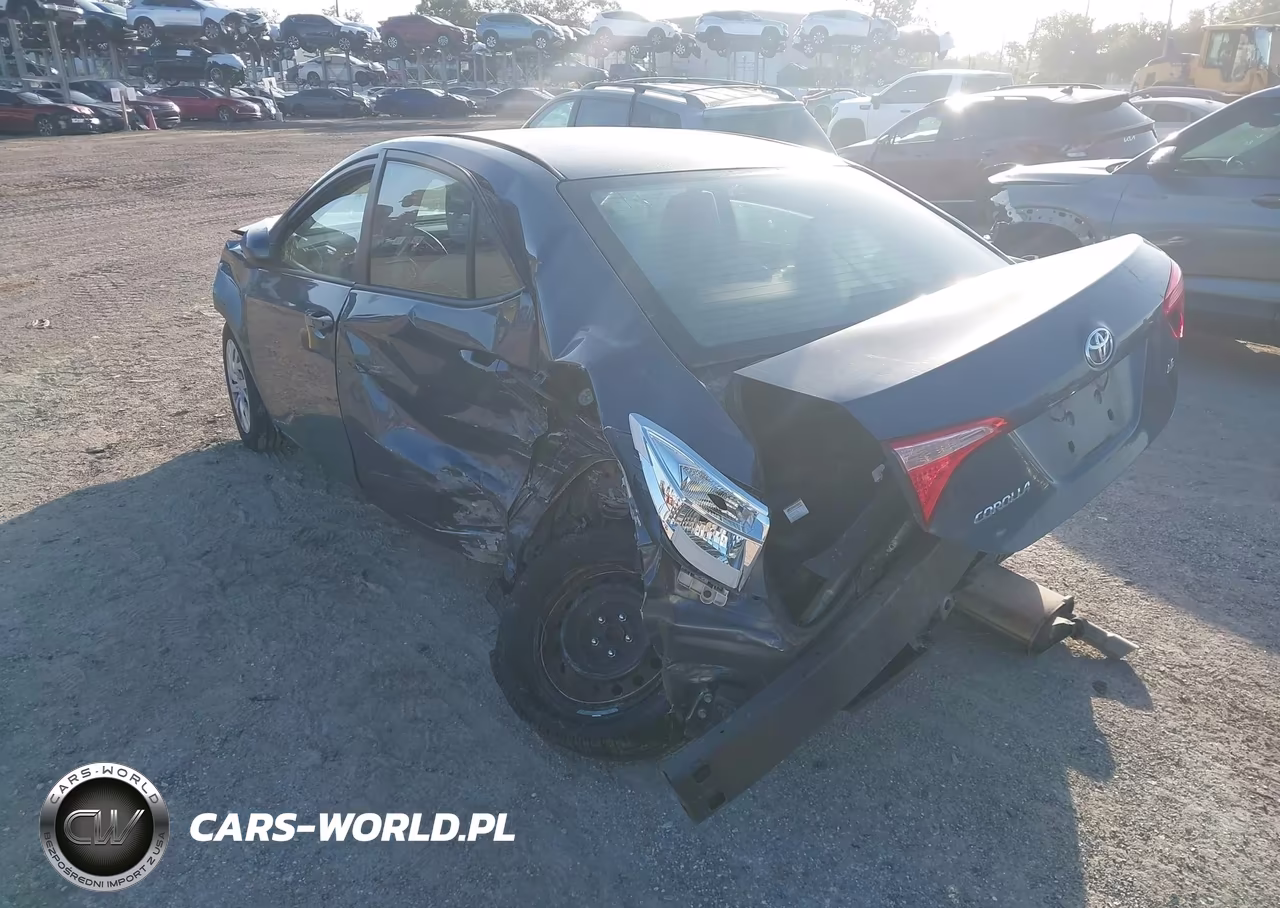 2018 Toyota Corolla Le VIN:5YFBURHE2JP847496 - 3
