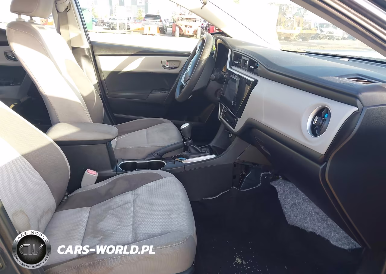 2018 Toyota Corolla Le VIN:5YFBURHE2JP847496 - 5