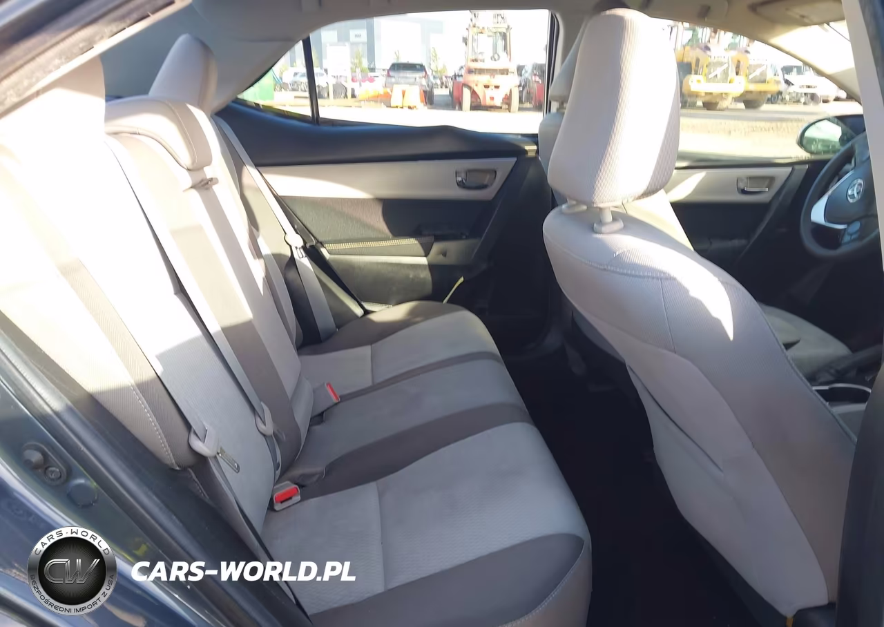 2018 Toyota Corolla Le VIN:5YFBURHE2JP847496 - 8