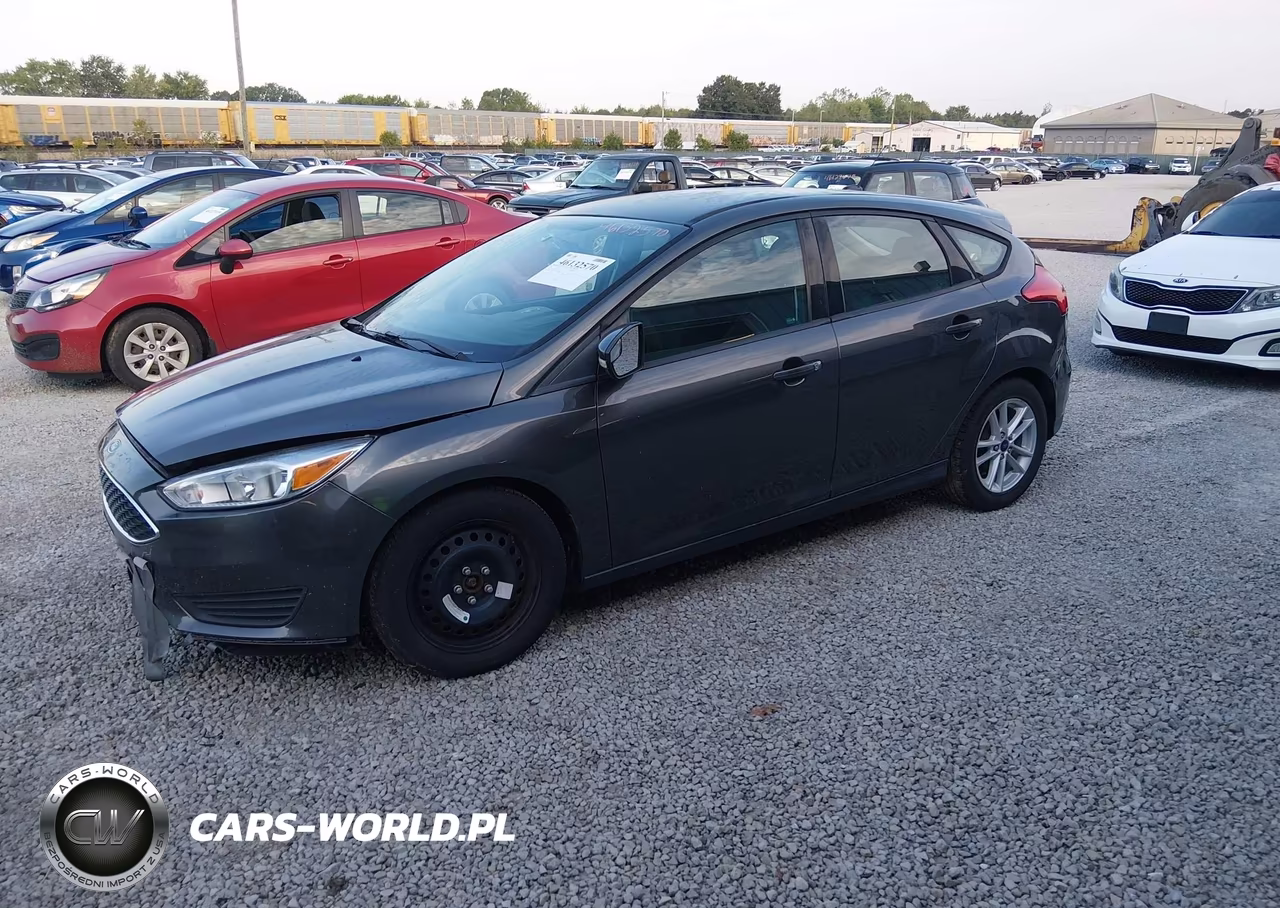 2017 Ford Focus Se VIN:1FADP3K2XHL268423 - 2