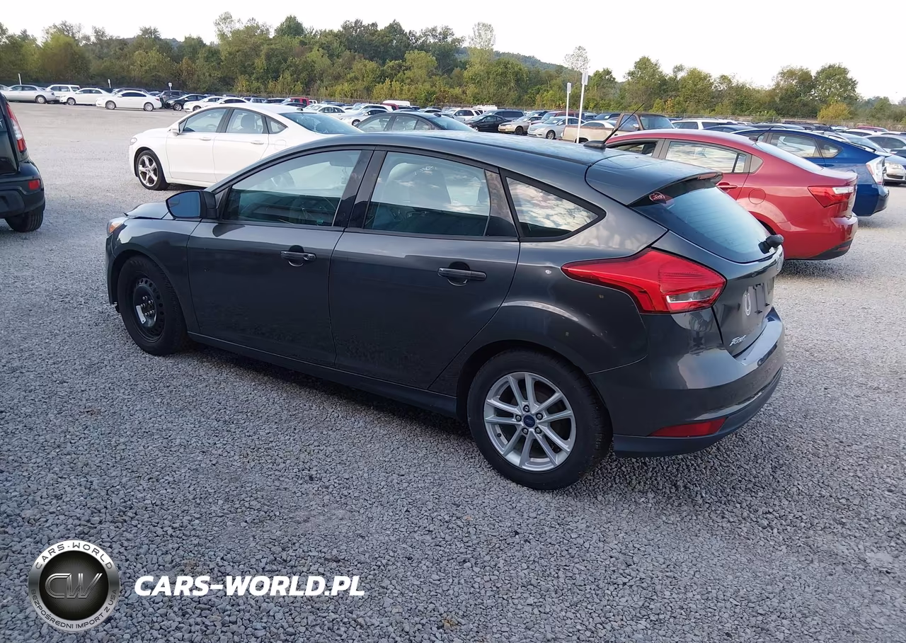 2017 Ford Focus Se VIN:1FADP3K2XHL268423 - 3