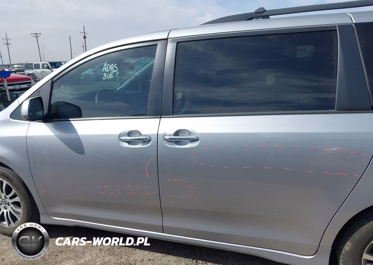 2018 Toyota Sienna Xle 8 Passenger VIN:5TDYZ3DC1JS921866 - 14