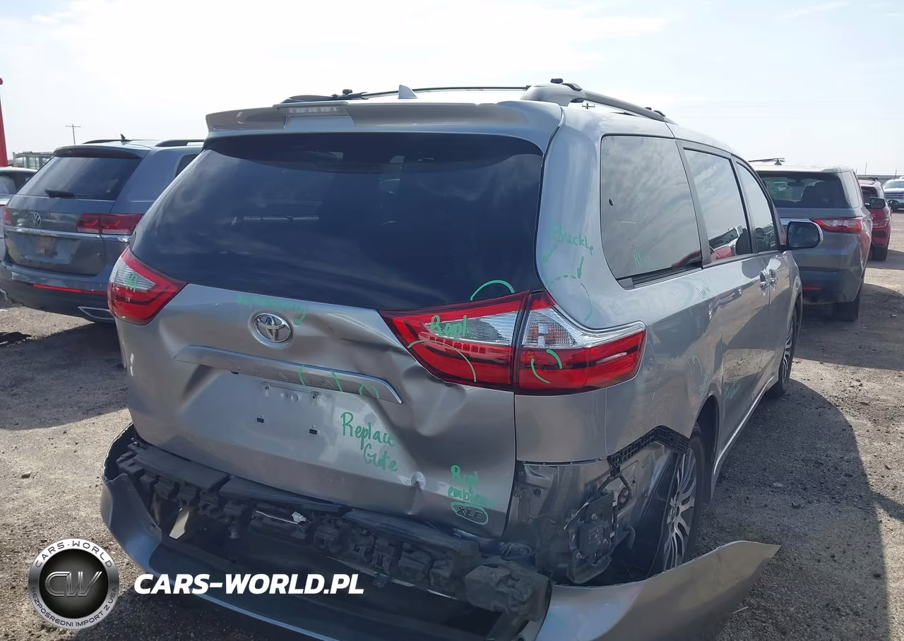 2018 Toyota Sienna Xle 8 Passenger VIN:5TDYZ3DC1JS921866 - 4
