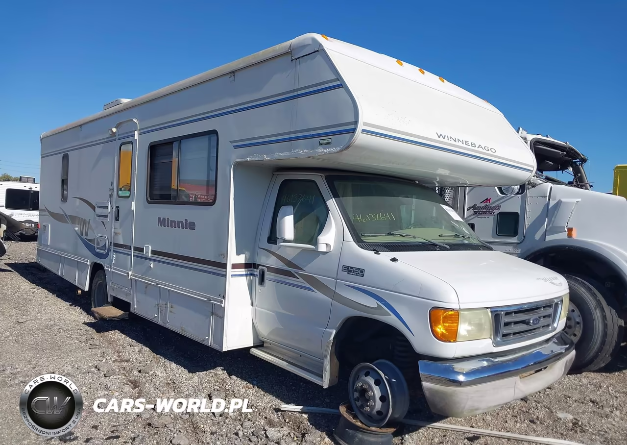 2004 Ford E-450 Cutaway Standard