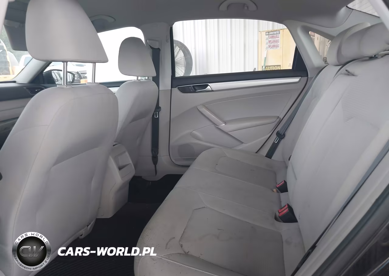 2016 Volkswagen Passat 1.8T S VIN:1VWAS7A38GC053616 - 8