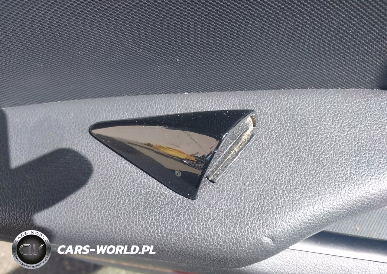 2018 Hyundai Ioniq Hybrid Blue VIN:KMHC65LC0JU075964 - 12