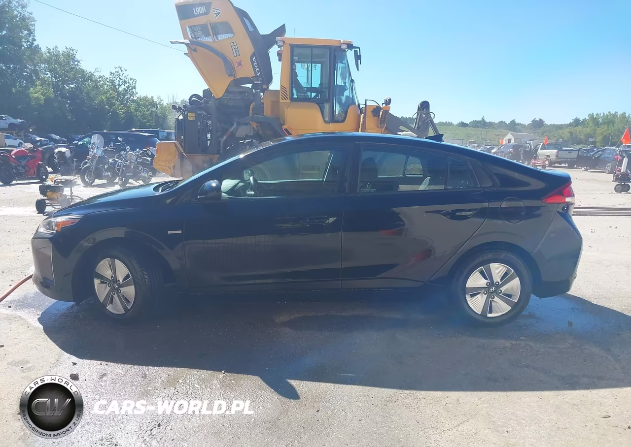 2018 Hyundai Ioniq Hybrid Blue VIN:KMHC65LC0JU075964 - 15