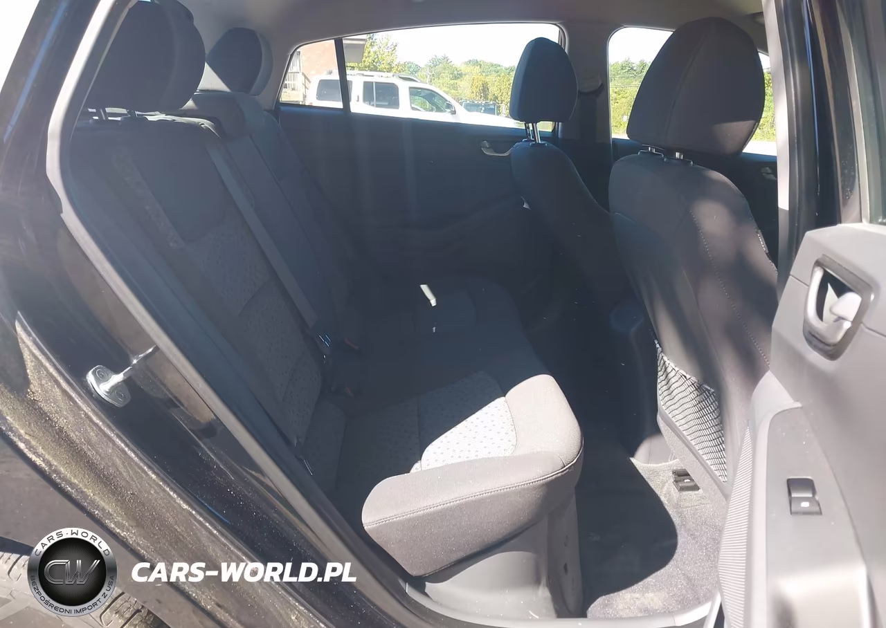 2018 Hyundai Ioniq Hybrid Blue VIN:KMHC65LC0JU075964 - 8