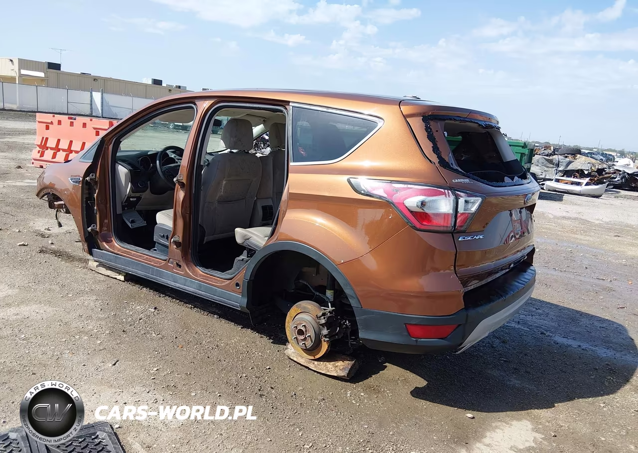 2017 Ford Escape Se VIN:1FMCU0GD3HUA54144 - 3
