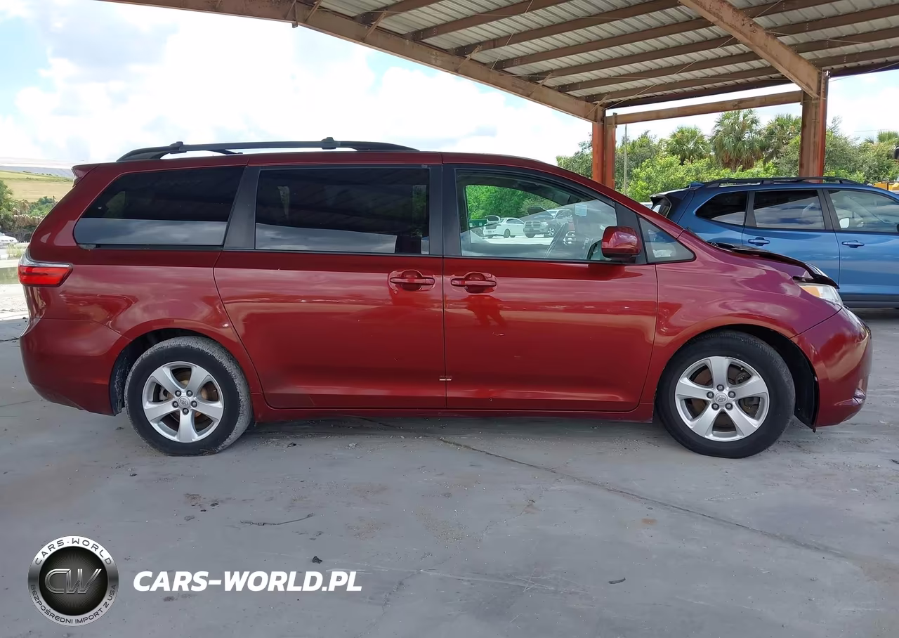 2015 Toyota Sienna Le 8 Passenger VIN:5TDKK3DC8FS556846 - 13
