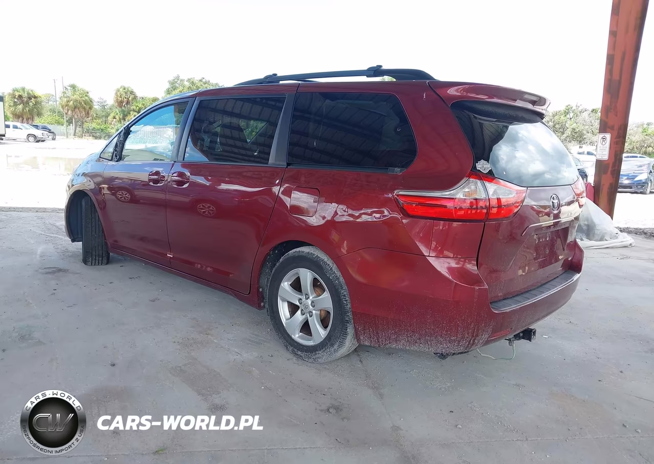 2015 Toyota Sienna Le 8 Passenger VIN:5TDKK3DC8FS556846 - 3