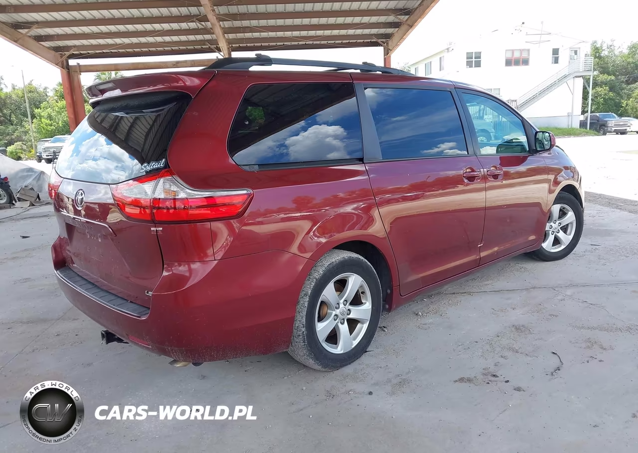 2015 Toyota Sienna Le 8 Passenger VIN:5TDKK3DC8FS556846 - 4