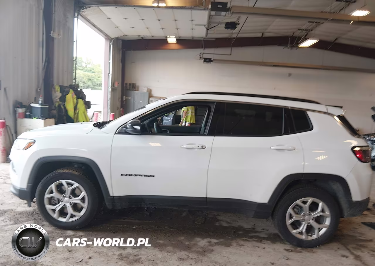 2024 Jeep Compass Latitude 4X4 VIN:3C4NJDBN1RT118416 - 14