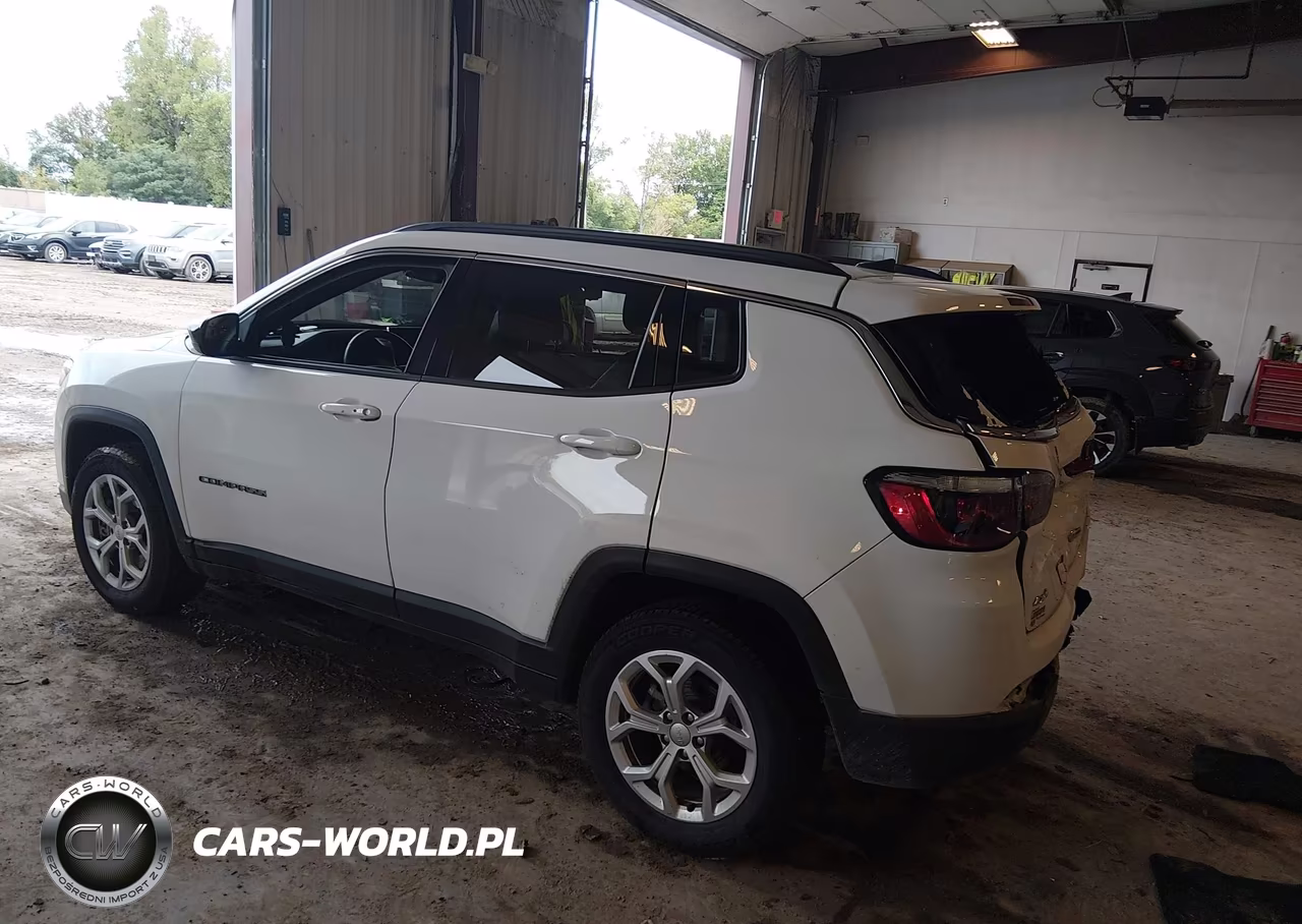 2024 Jeep Compass Latitude 4X4 VIN:3C4NJDBN1RT118416 - 3