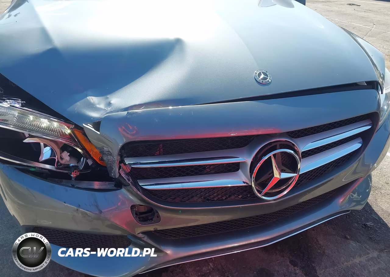 2018 Mercedes-Benz C 300 VIN:55SWF4JB6JU278810 - 17