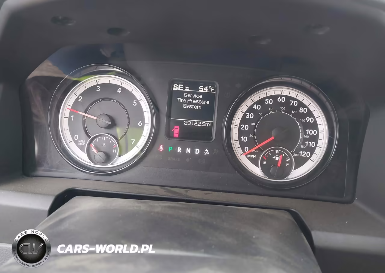 2018 Ram 1500 Tradesman 4X2 8' Box VIN:3C6JR6DG9JG323584 - 7