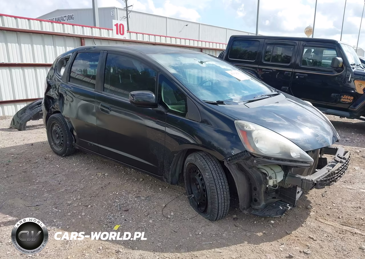 2013 Honda Fit VIN:JHMGE8H33DC067305 - 1