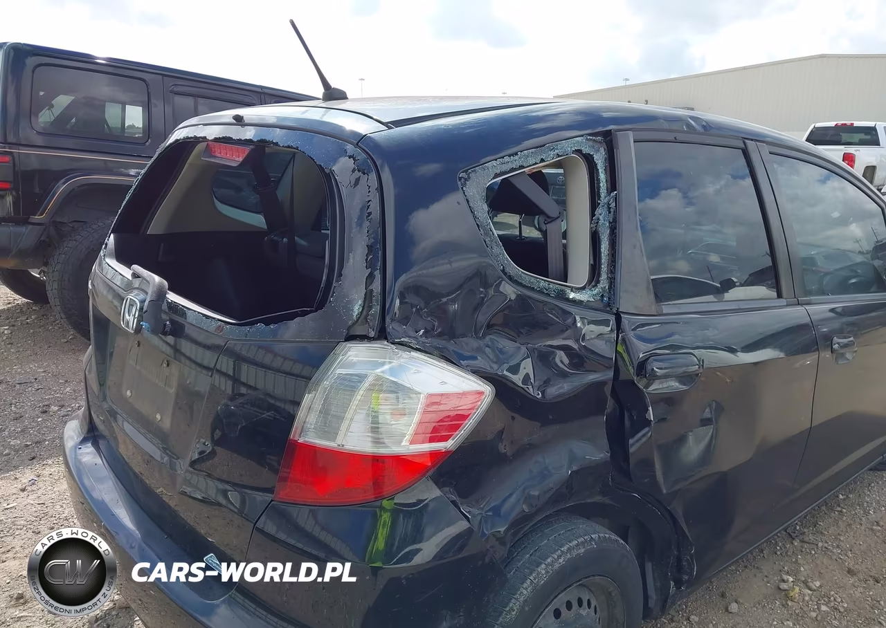 2013 Honda Fit VIN:JHMGE8H33DC067305 - 15