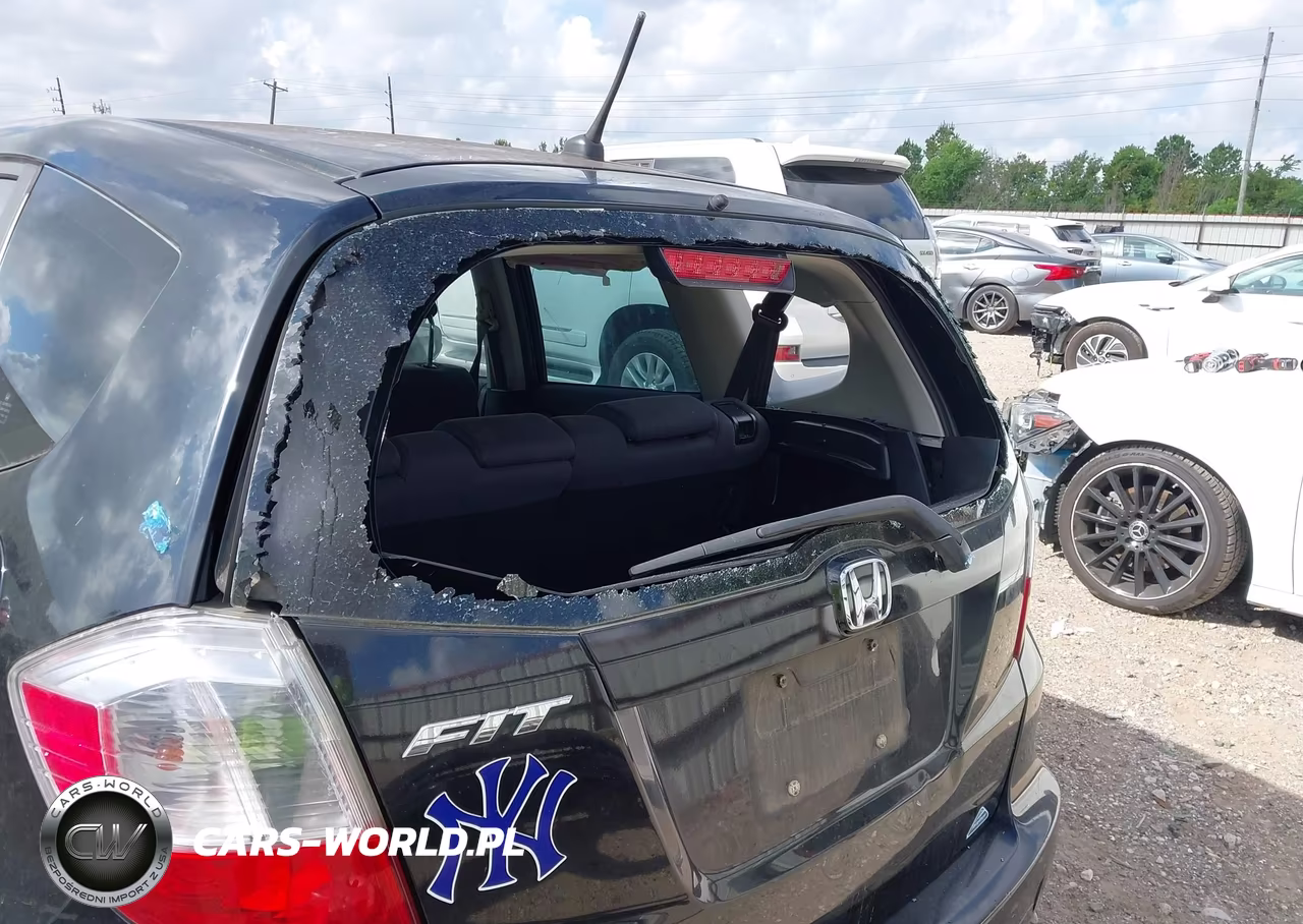 2013 Honda Fit VIN:JHMGE8H33DC067305 - 6
