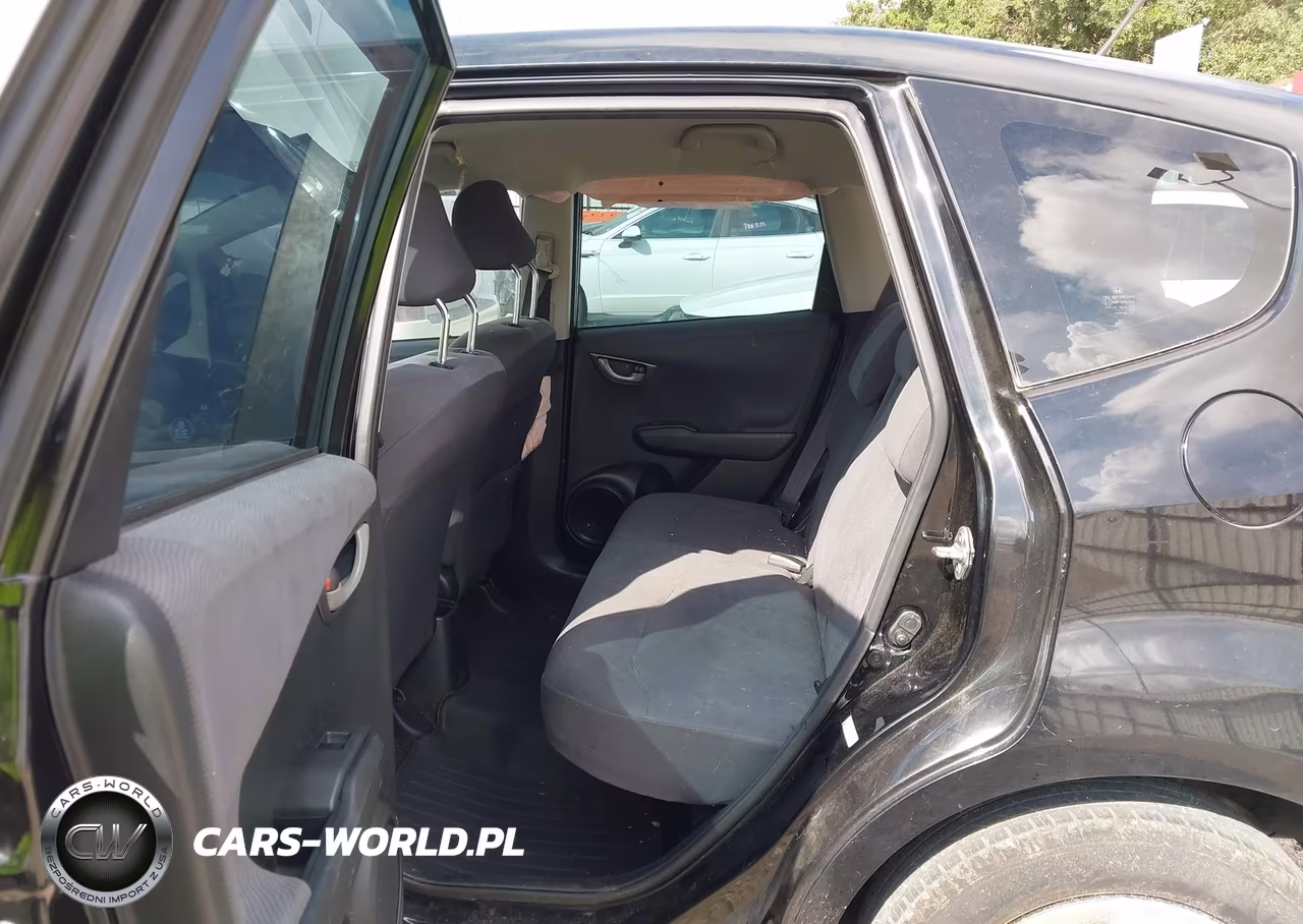 2013 Honda Fit VIN:JHMGE8H33DC067305 - 8