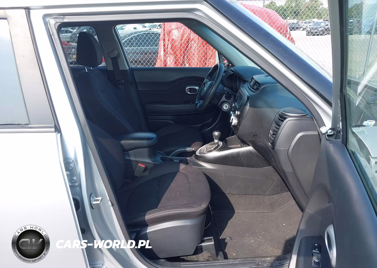 2019 Kia Soul VIN:KNDJN2A20K7658400 - 5