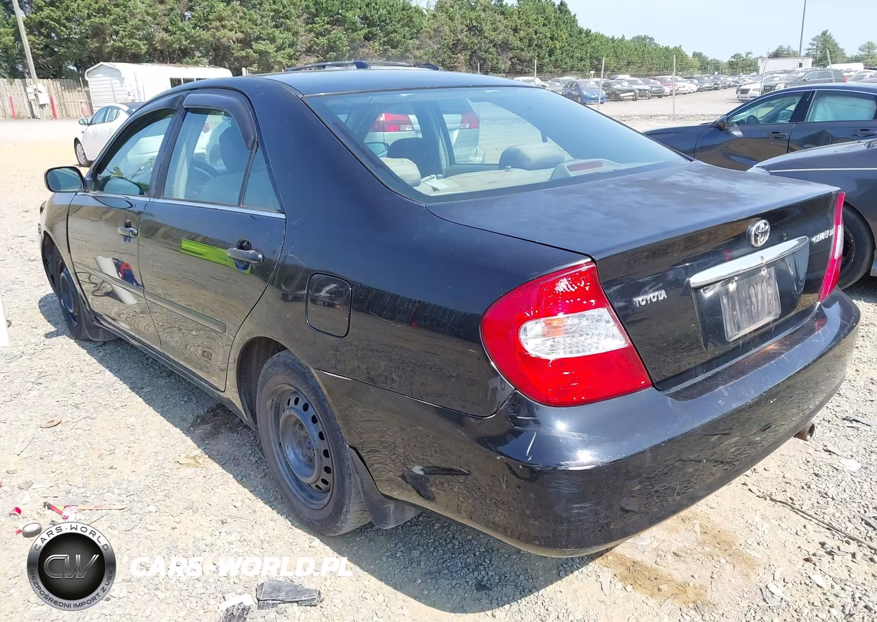 2003 Toyota Camry Le VIN:4T1BE32K03U240409 - 3