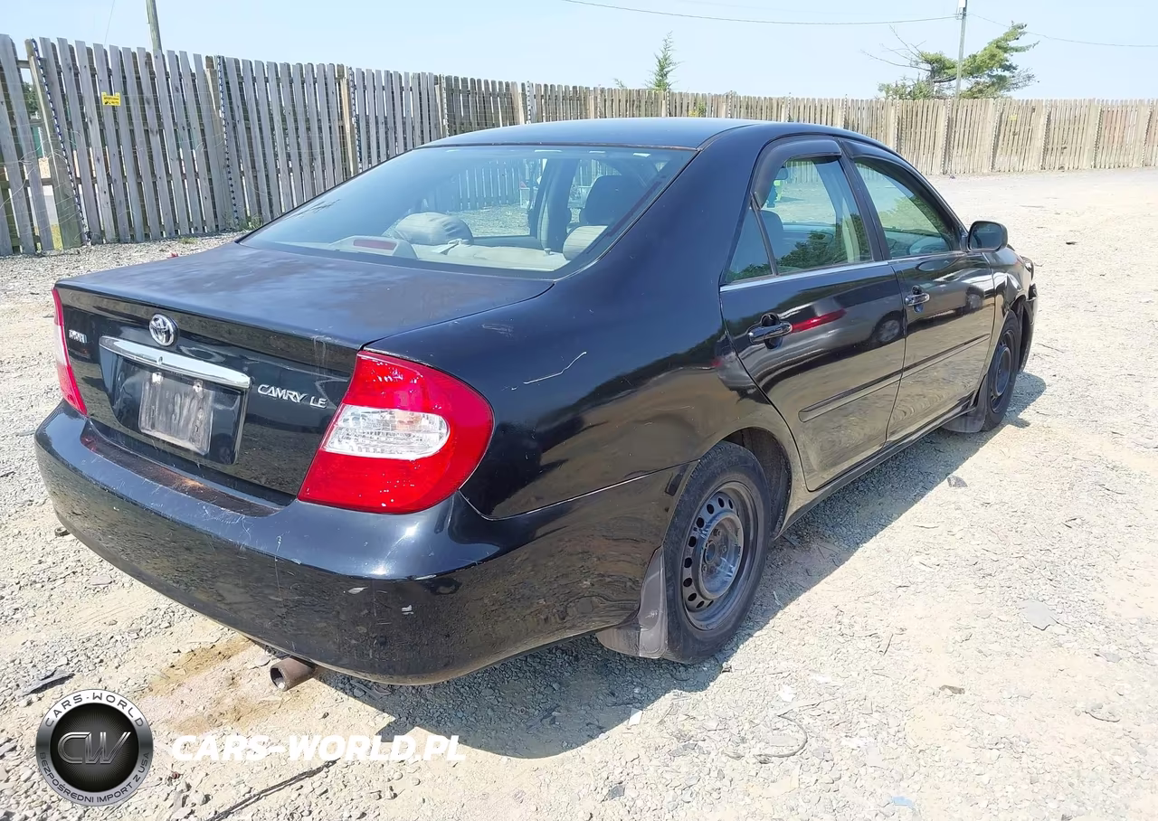 2003 Toyota Camry Le VIN:4T1BE32K03U240409 - 4