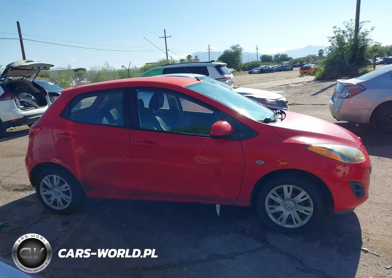 2013 Mazda Mazda2 Sport VIN:JM1DE1KZ2D0170760 - 13