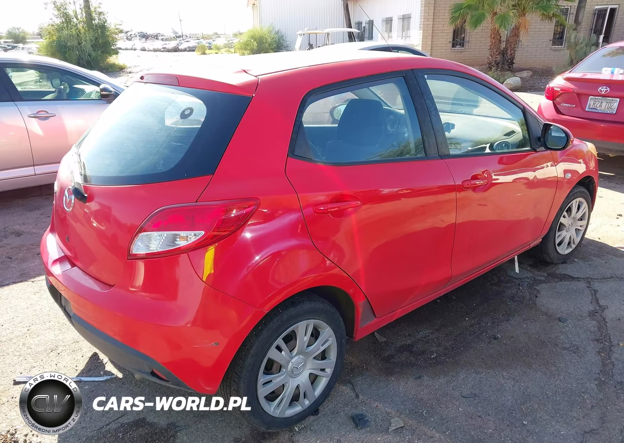 2013 Mazda Mazda2 Sport VIN:JM1DE1KZ2D0170760 - 4
