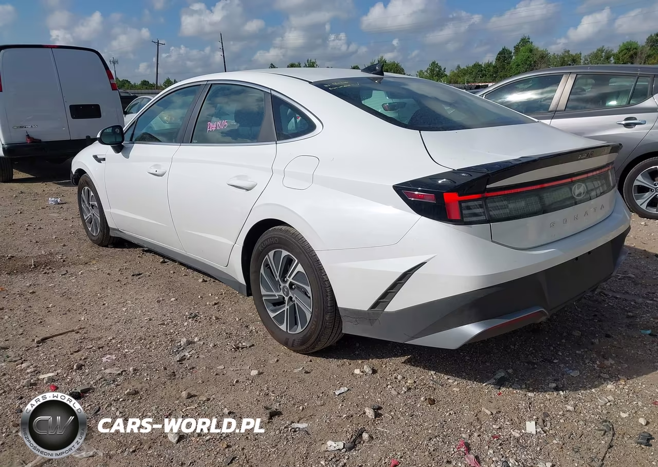 2026 Hyundai Sonata Hybrid Blue VIN:KMHL24JJ6TA147973 - 3