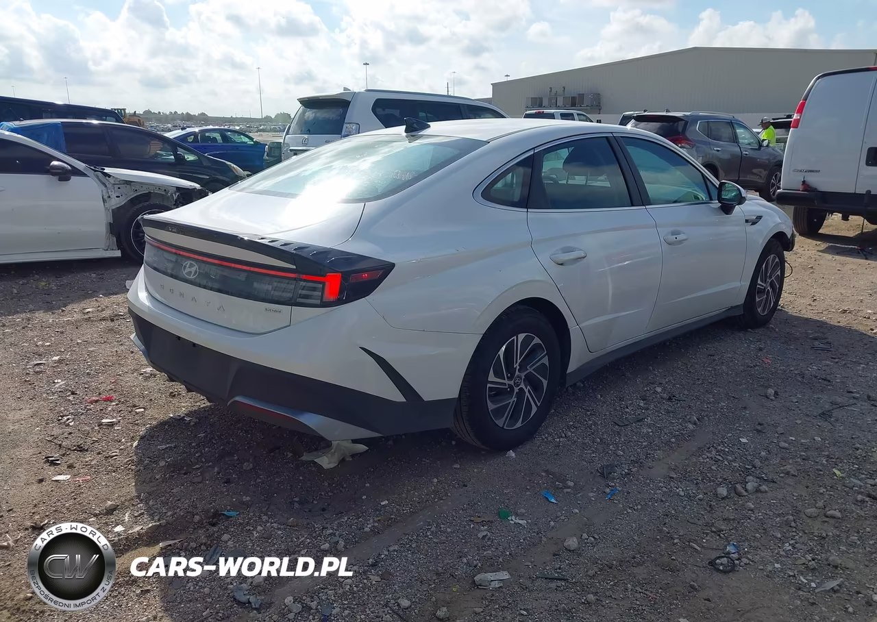 2026 Hyundai Sonata Hybrid Blue VIN:KMHL24JJ6TA147973 - 4