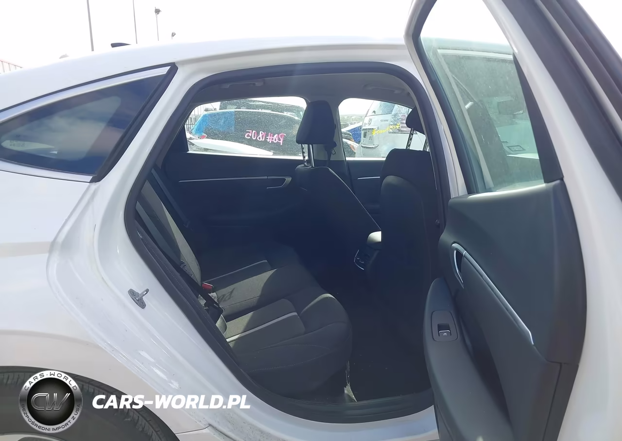 2026 Hyundai Sonata Hybrid Blue VIN:KMHL24JJ6TA147973 - 8
