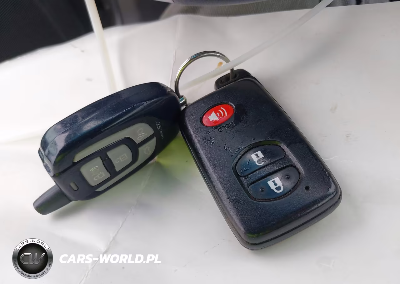 2011 Toyota Prius Two VIN:JTDKN3DU2B5286447 - 11