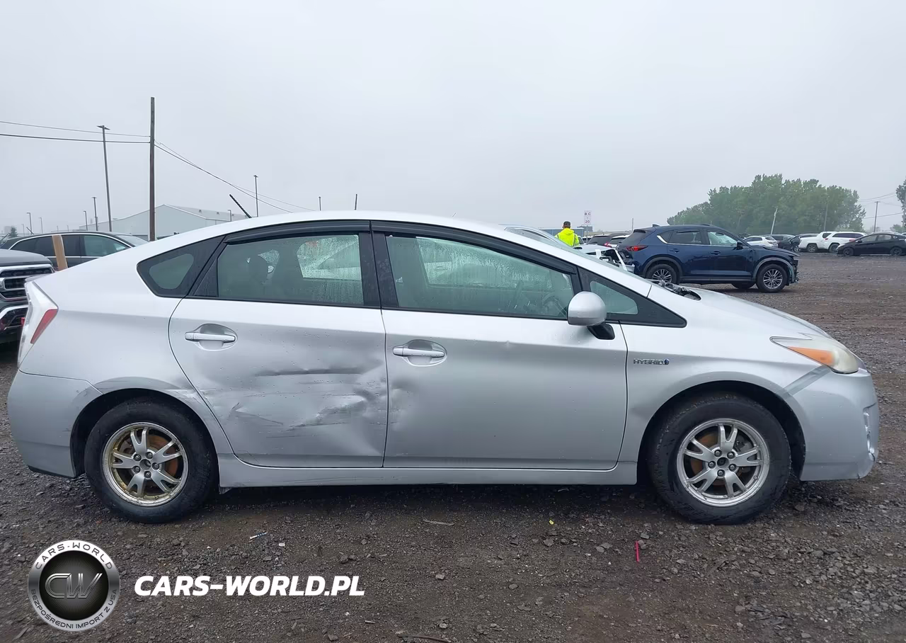 2011 Toyota Prius Two VIN:JTDKN3DU2B5286447 - 13