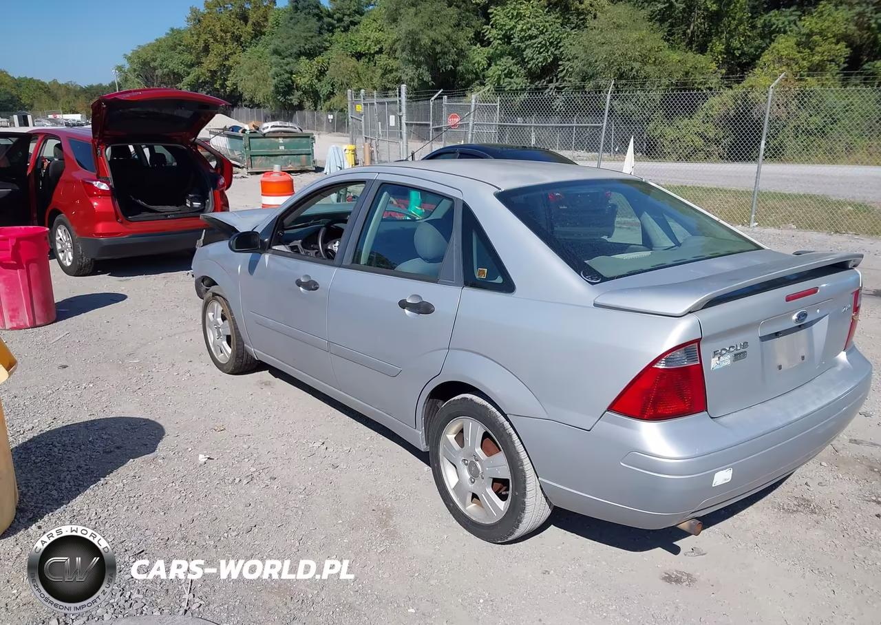 2005 Ford Focus Zx4 VIN:1FAFP34N75W196641 - 3