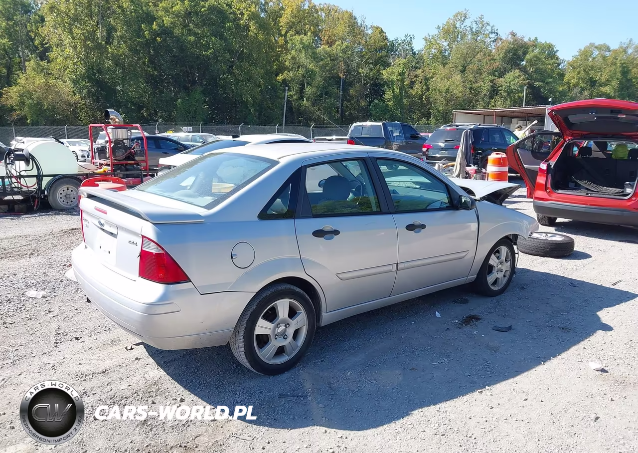 2005 Ford Focus Zx4 VIN:1FAFP34N75W196641 - 4