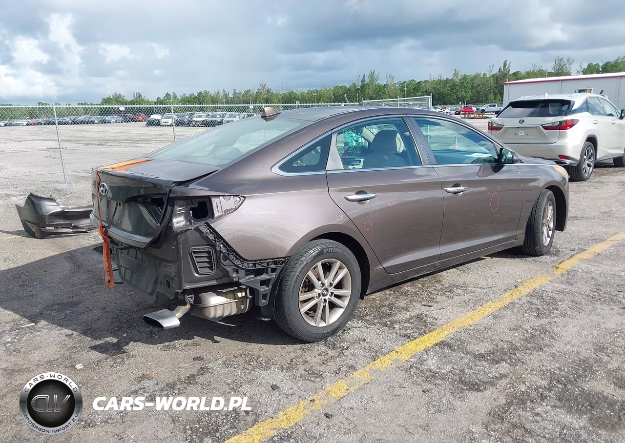 2017 Hyundai Sonata VIN:5NPE24AF3HH446801 - 4