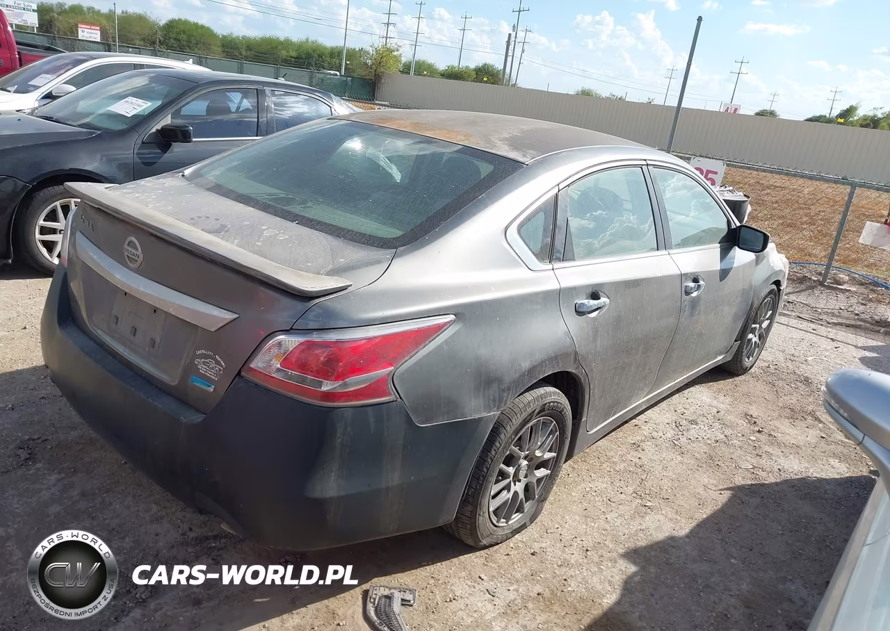 2014 Nissan Altima 2.5 VIN:1N4AL3AP4EC329465 - 4