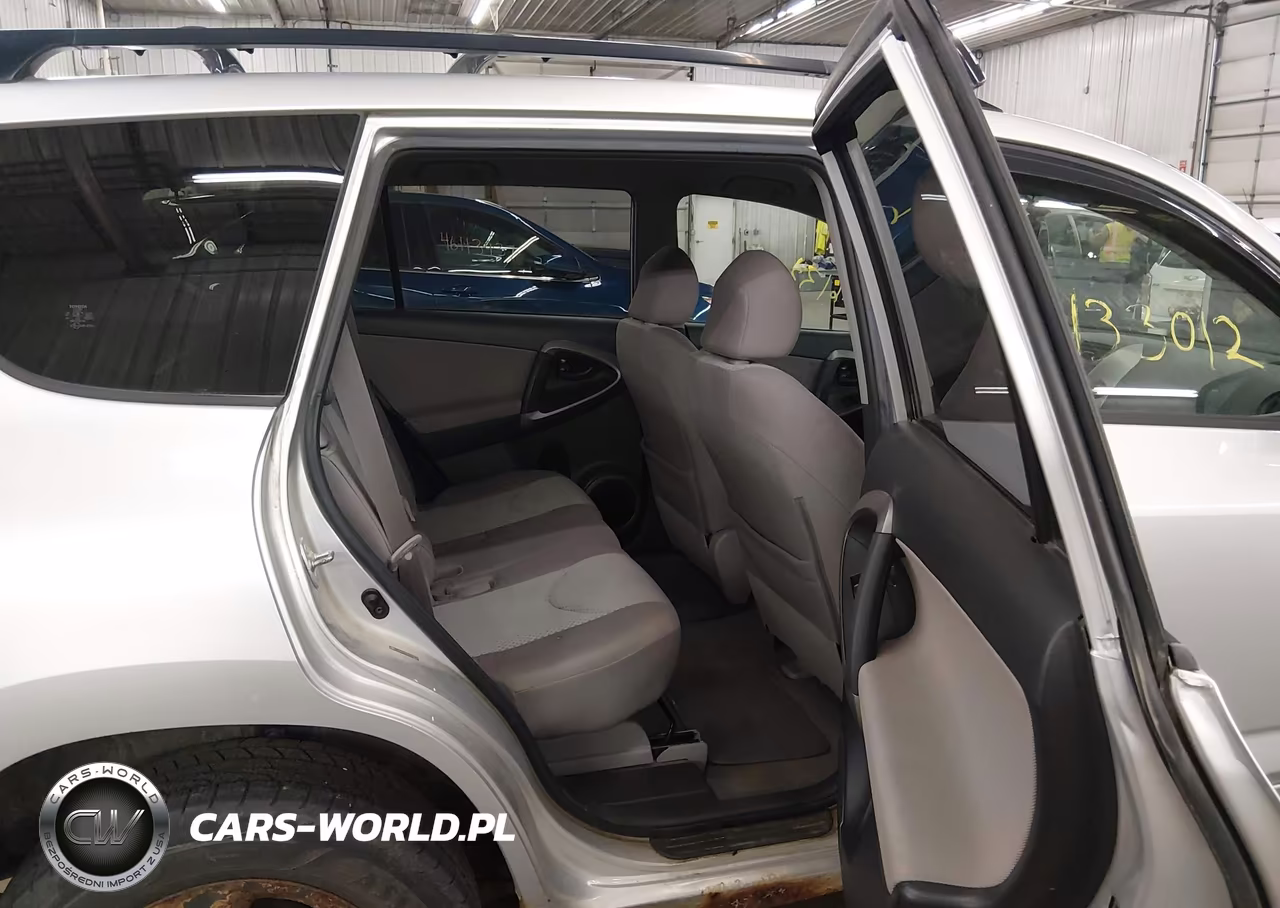 2006 Toyota Rav4 Base V6 VIN:JTMBK33V265005238 - 8