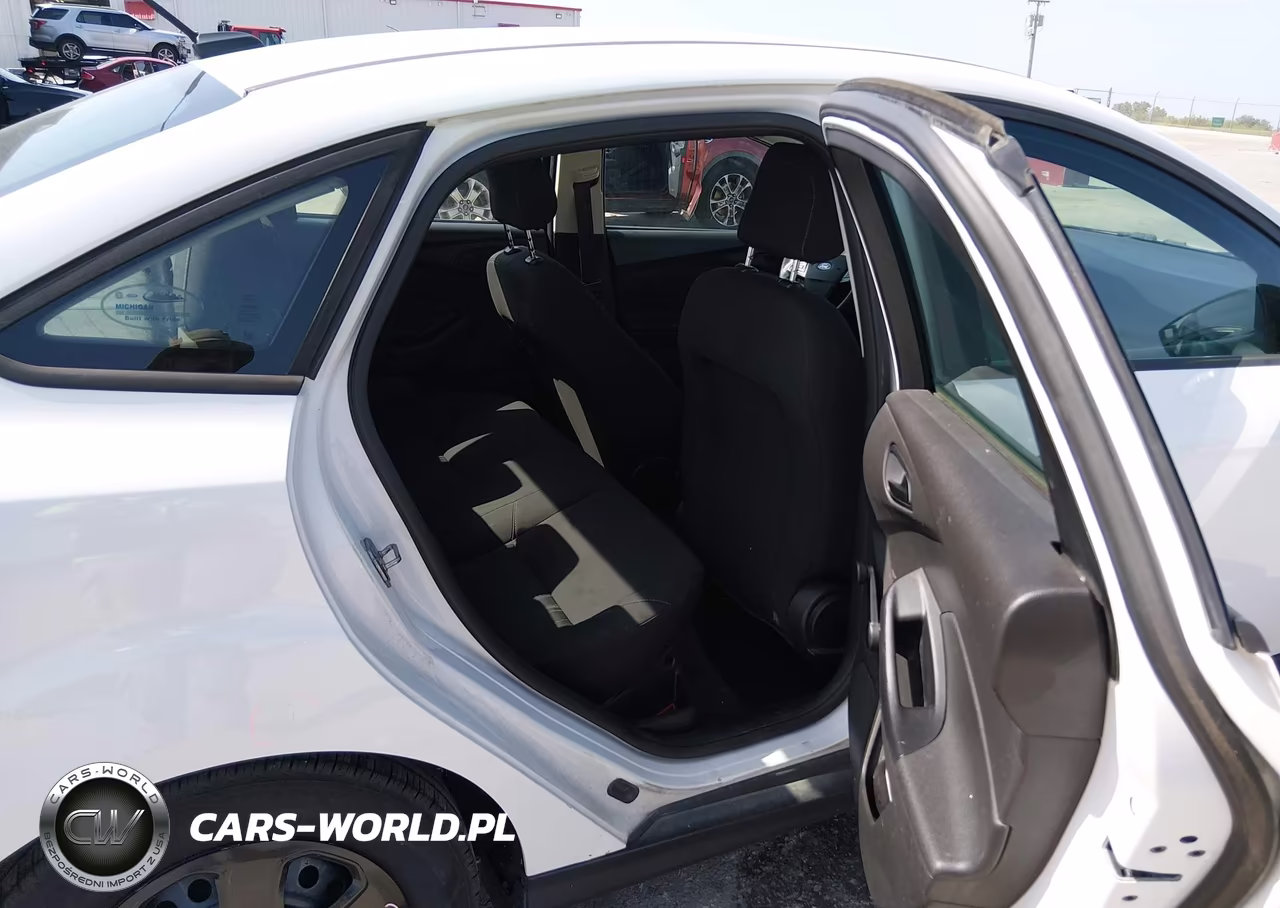 2016 Ford Focus S VIN:1FADP3E29GL220079 - 8