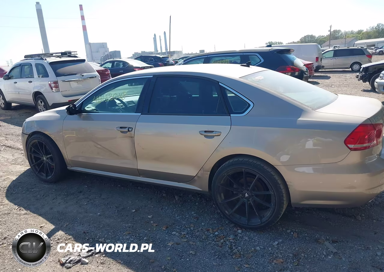 2015 Volkswagen Passat 2.0L Tdi Se VIN:1VWBV7A34FC070357 - 14